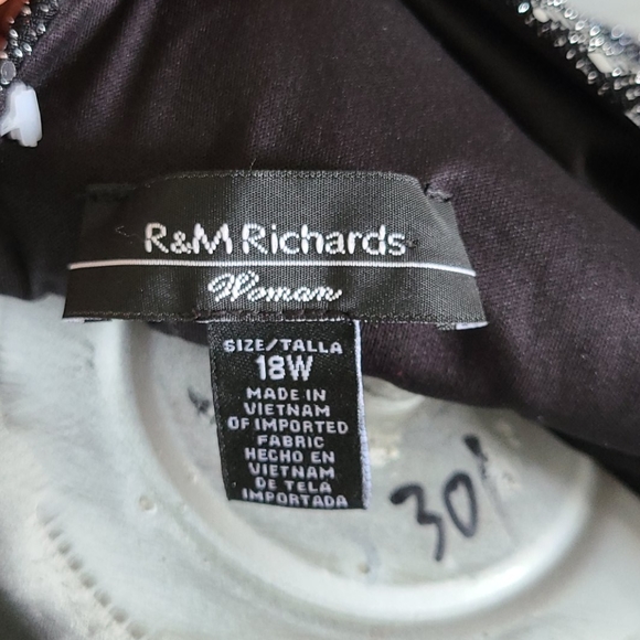 R&M Richards Woman Black and Silver Jumpsuit - Picture 4 of 7